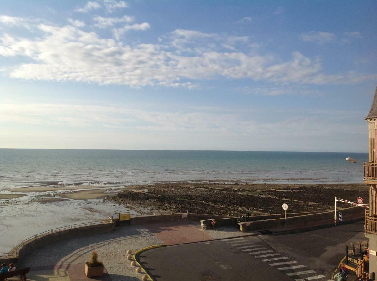 Blanc D'Ecume Apartment Ault Bagian luar foto